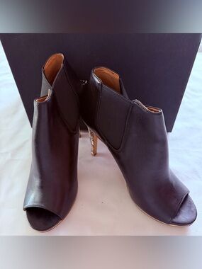 Preowned Coach Black Leather Peep-Toe Ankle Booties with Snakeskin Heel Sz 8.5